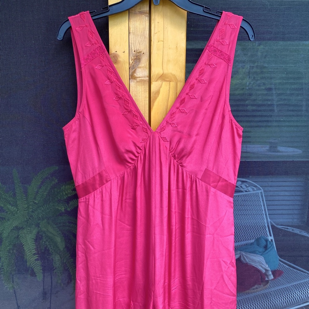 Women’s Sleeveless V-Neck Pink Jumpsuit